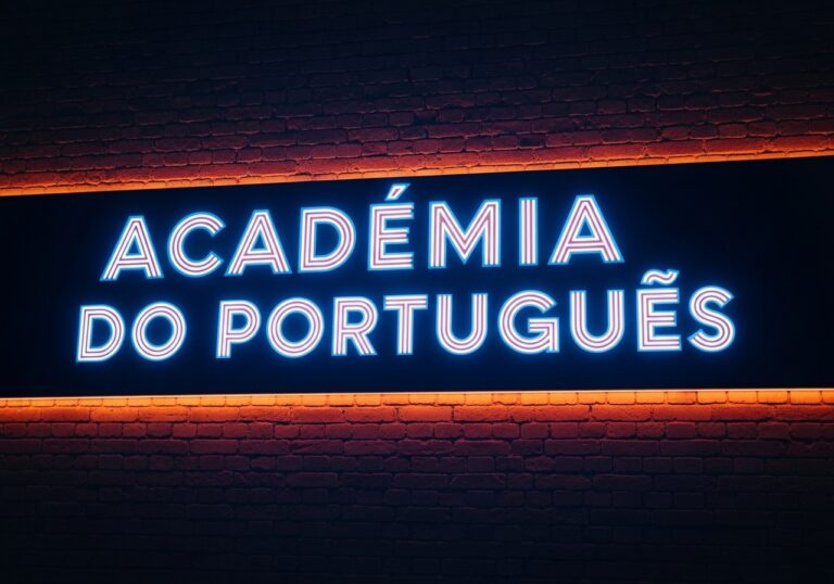 Academia de Português Álvaro Ferreira vale o investimento ou você está desperdiçando tempo estudando errado?